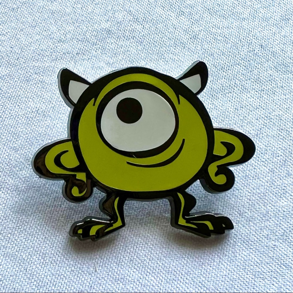 ✨ 2/$15 or 3/$20 ✨ Disney Cuties Stylized Characters Mike Wazowski Pin - Picture 1 of 3